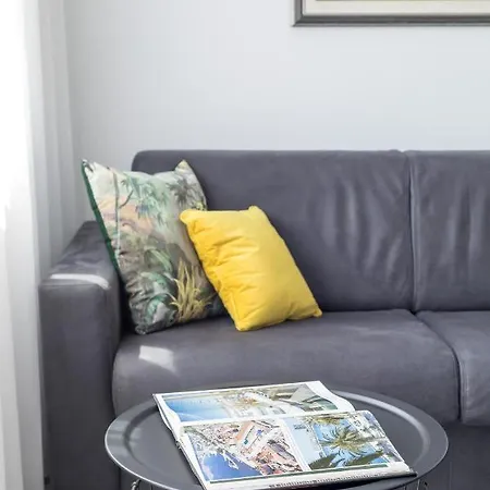 Down Town Apartment *